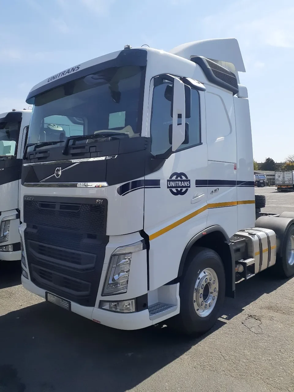 Full body commercial truck wrapping by DMG